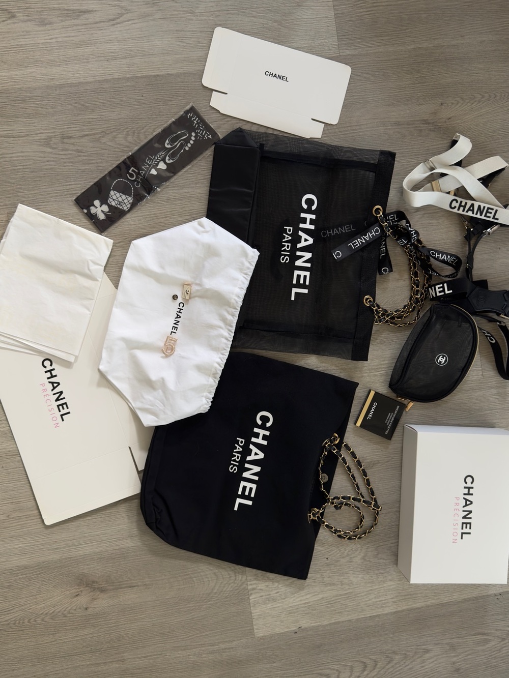 CHANEL Black Logo Tote and Accessory Set with Gold Chain Details - Picture 8 of 16